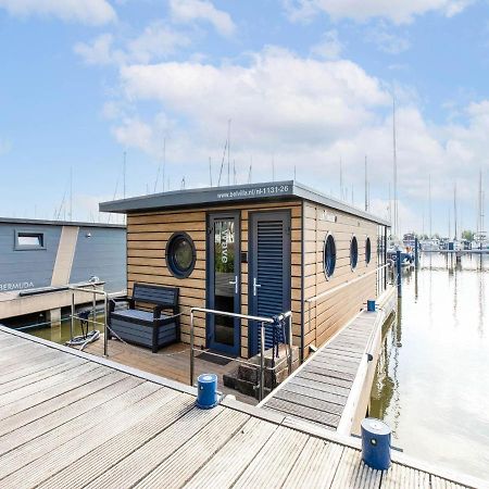 Comfortable Houseboat In Volendam Marina Exterior foto